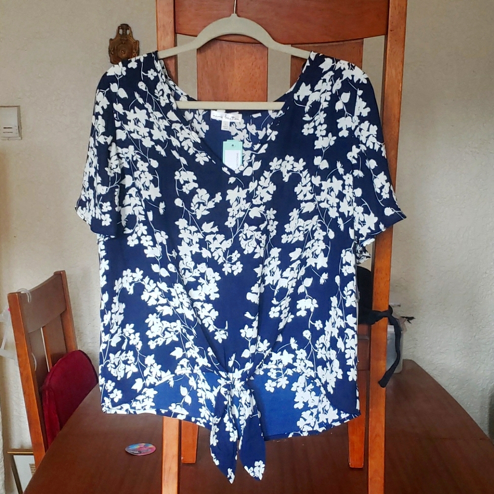 Front tie floral blouse